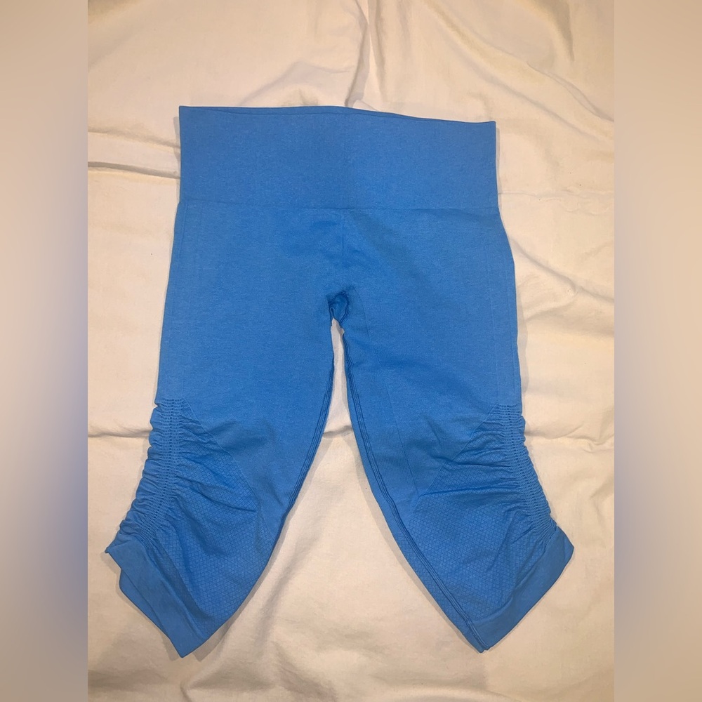 lululemon Ebb to Flow Crop, 21 inch- blue